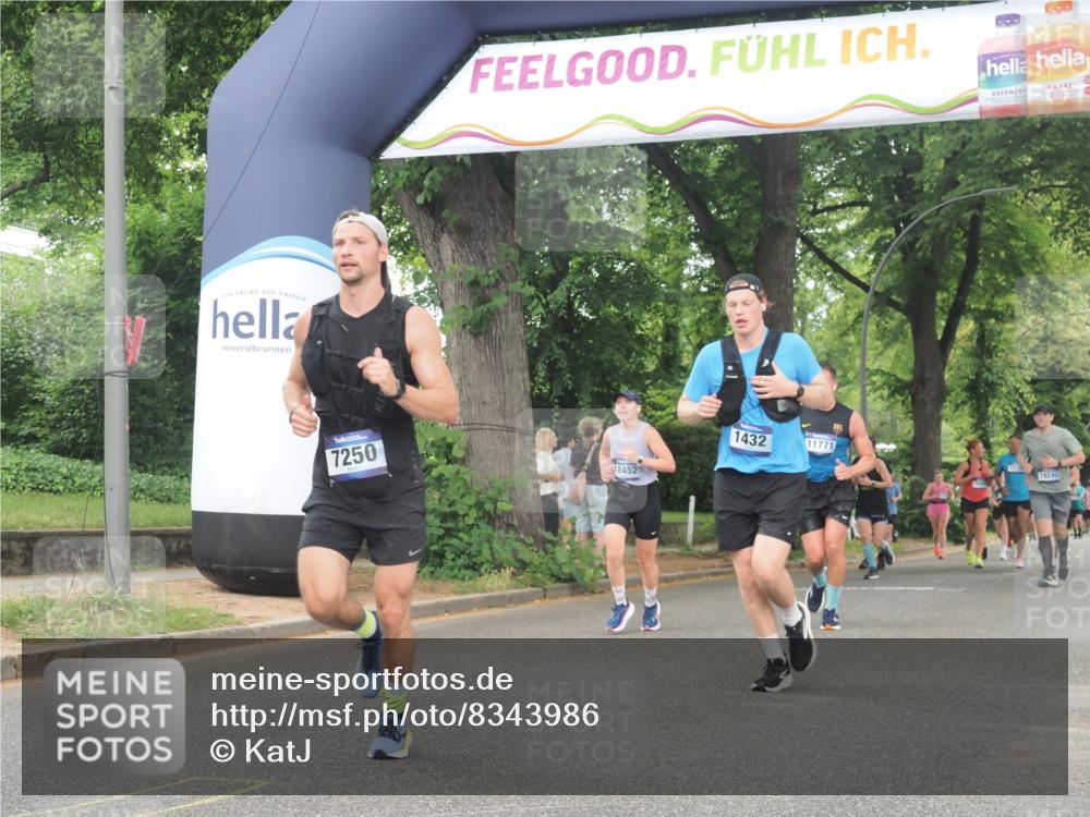 29.06.2025 - hella hamburg halbmarathon KatJ http://msf.ph/oto/8343986 29.06.2025 10:49:14 Zwischen KM18-KM19 1432, 5763, 7250, 8624 meine-sportfotos.de