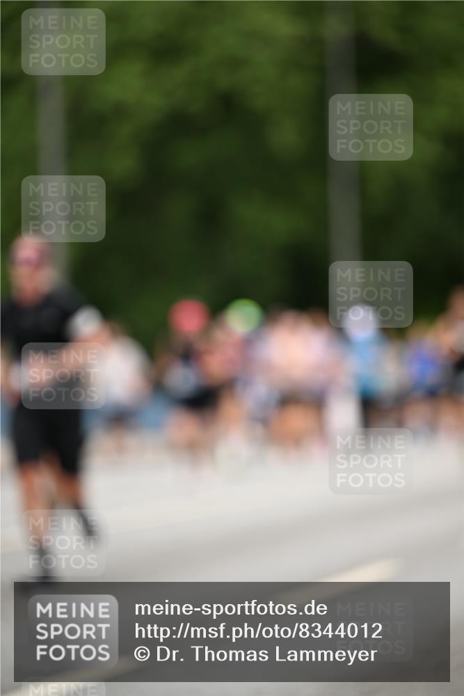 29.06.2025 - hella hamburg halbmarathon Dr. Thomas Lammeyer http://msf.ph/oto/8344012 29.06.2025 10:40:28 Kennedybrücke 1036, 1102, 1183, 1224, 1284, 1717, 2352, 2588, 3243, 3741, 3990, 4902, 4937, 5012, 5240, 5246, 5531, 5747, 5919, 6021, 6381, 6845, 6896, 7111, 7927, 8356, 8530, 9229, 9295, 9694, 9701, 10119, 10336, 10341, 10567, 11010 meine-sportfotos.de
