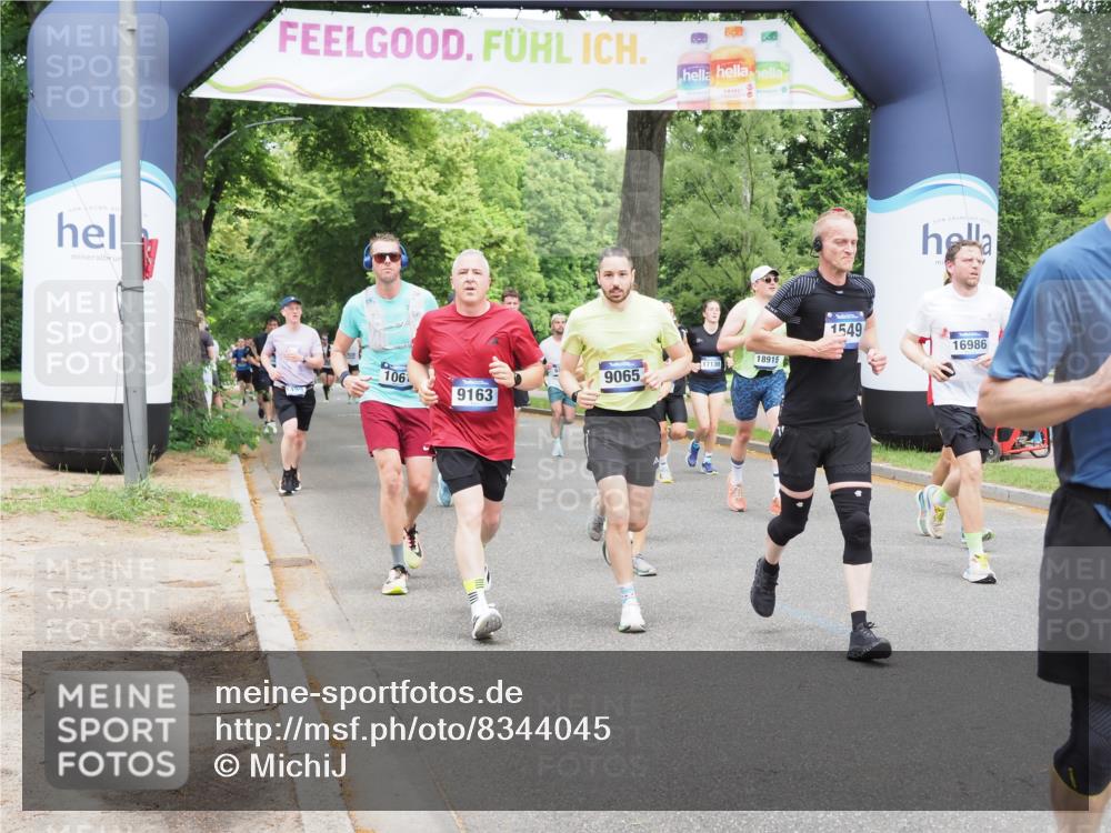 29.06.2025 - hella hamburg halbmarathon MichiJ http://msf.ph/oto/8344045 29.06.2025 10:40:26 Zwischen KM18-KM19 1061, 1499, 1549, 2082, 4770, 6511, 6512, 6628, 6897, 7177, 7274, 9065, 9163, 10895, 11551, 11588, 11589, 11604, 12155, 12482, 12712, 13147, 15430, 15502, 15690, 16477, 16986, 17130, 18831, 18879, 18915 meine-sportfotos.de