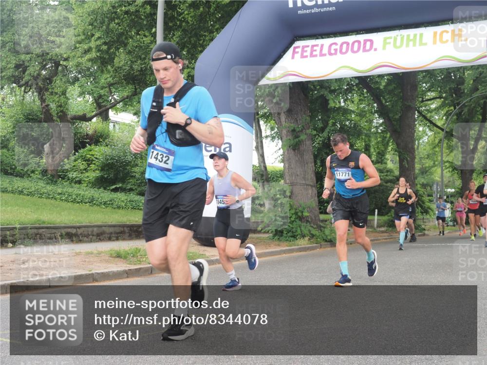29.06.2025 - hella hamburg halbmarathon KatJ http://msf.ph/oto/8344078 29.06.2025 10:49:16 Zwischen KM18-KM19 1377, 1432, 5763, 7250, 8624 meine-sportfotos.de