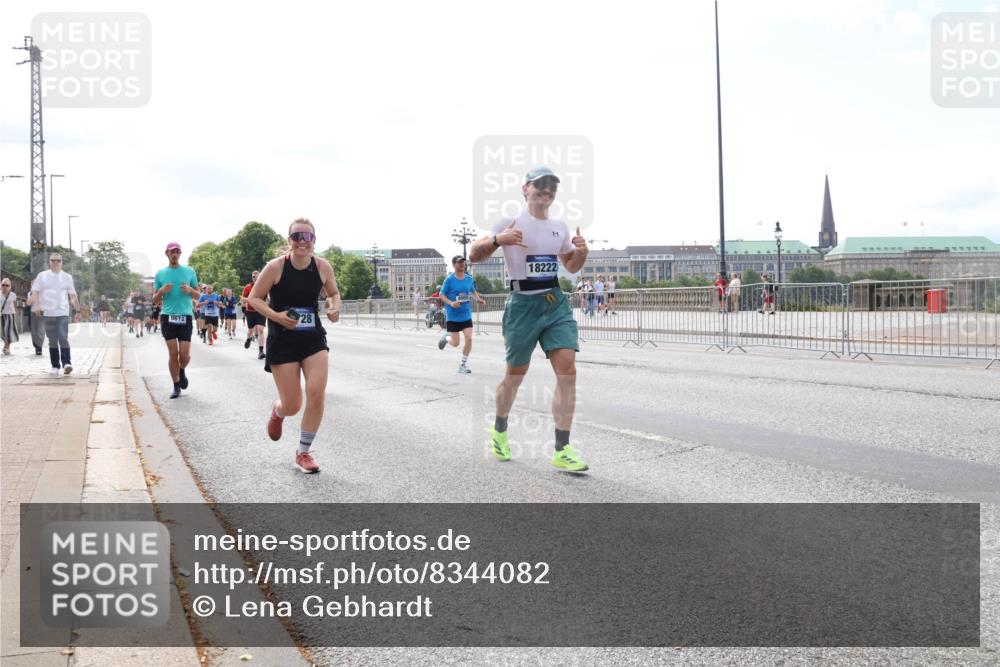 29.06.2025 - hella hamburg halbmarathon Lena Gebhardt http://msf.ph/oto/8344082 29.06.2025 10:13:32 Lombardsbrücke 9612, 28, 18222, 1007, 1131, 1747, 1859, 2055, 2359, 2721, 2904, 2961, 2987, 3218, 3360, 3728, 3729, 4001, 4187, 4795, 4950, 5232, 5546, 5631, 5719, 6026, 6489, 6717, 6724, 7346, 7446, 7447, 7460, 7462, 7913, 8279, 8673, 8913, 9128, 9141, 9527, 9612, 9631, 10977, 12313, 12492, 12797, 12928, 12929, 13331, 13928, 15085, 15663, 15922, 16030, 16255, 16437, 16491, 17472, 17474, 17988, 18048, 18222, 18231, 18732 meine-sportfotos.de