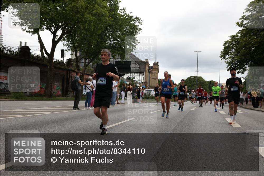 29.06.2025 - hella hamburg halbmarathon Yannick Fuchs http://msf.ph/oto/8344110 29.06.2025 10:52:20 20KM 1319, 1595, 1833, 2159, 2250, 2619, 2656, 2996, 3251, 4319, 4550, 4708, 4767, 5277, 5341, 5675, 6138, 6147, 6592, 7082, 7659, 7856, 8089, 8322, 9230, 10020, 10268, 10319, 10518, 10703, 11394, 11605, 11808, 11846, 12378, 12495, 12585, 12734, 12735, 12879, 13287, 13512, 13654, 13694, 13880, 14266, 14355, 14673, 15197, 15434, 15527, 16189, 17531, 17814, 17827, 18180, 18727, 18985 meine-sportfotos.de