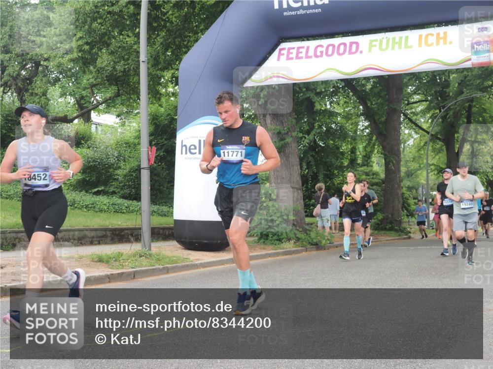 29.06.2025 - hella hamburg halbmarathon KatJ http://msf.ph/oto/8344200 29.06.2025 10:49:17 Zwischen KM18-KM19 1377, 1432, 5763, 7250, 8624 meine-sportfotos.de