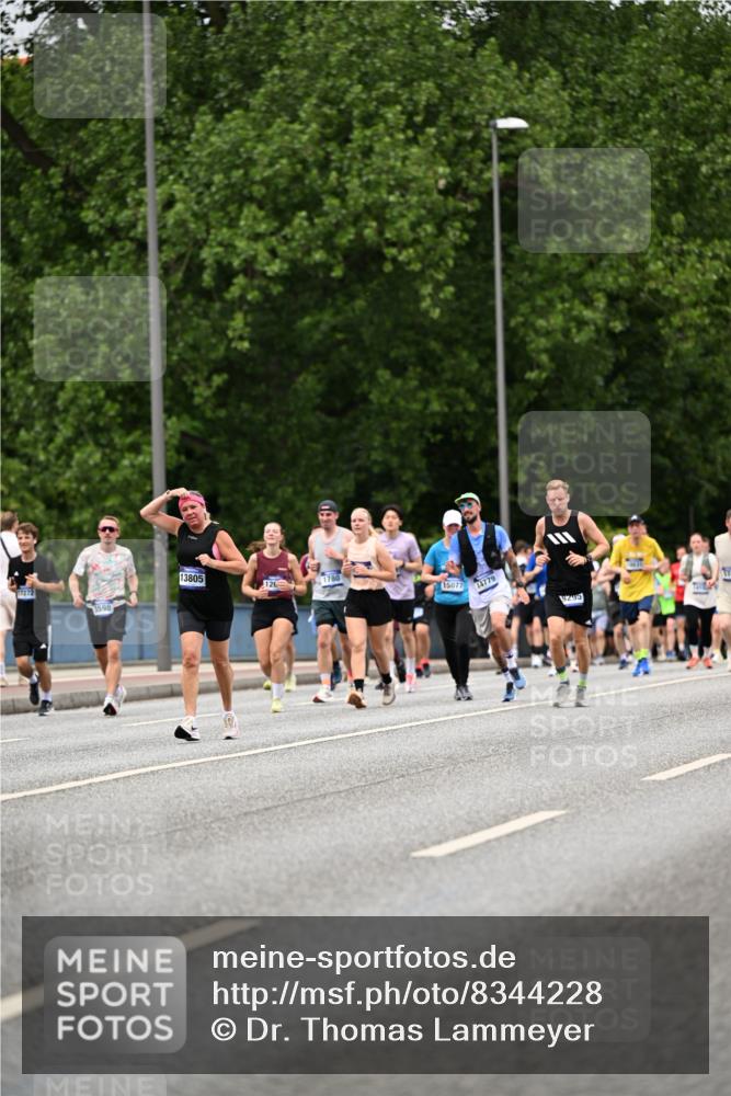 29.06.2025 - hella hamburg halbmarathon Dr. Thomas Lammeyer http://msf.ph/oto/8344228 29.06.2025 10:40:30 Kennedybrücke 1036, 1102, 1183, 1224, 1284, 1717, 2588, 3243, 3741, 3990, 4902, 4937, 5012, 5171, 5240, 5246, 5531, 5747, 5919, 6021, 6381, 6845, 6896, 7111, 7927, 8530, 9229, 9295, 9694, 9701, 10119, 10336, 10341, 11010 meine-sportfotos.de