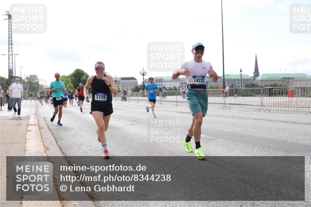29.06.2025 - hella hamburg halbmarathon Lena Gebhardt http://msf.ph/oto/8344238 29.06.2025 10:13:32 Lombardsbrücke 9612, 3728, 18222, 1007, 1131, 1747, 1859, 2055, 2359, 2721, 2904, 2961, 2987, 3218, 3360, 3728, 3729, 4001, 4187, 4795, 4950, 5232, 5546, 5631, 5719, 6026, 6489, 6717, 6724, 7346, 7446, 7447, 7460, 7462, 7913, 8279, 8673, 8913, 9128, 9141, 9527, 9612, 9631, 10977, 12313, 12492, 12797, 12928, 12929, 13331, 13928, 15085, 15663, 15922, 16030, 16255, 16437, 16491, 17472, 17474, 17988, 18048, 18222, 18231, 18732 meine-sportfotos.de