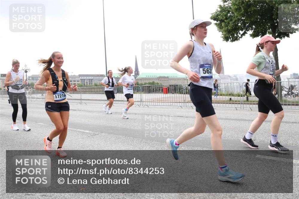 29.06.2025 - hella hamburg halbmarathon Lena Gebhardt http://msf.ph/oto/8344253 29.06.2025 10:47:47 Lombardsbrücke 11730, 17216, 562, 1045, 1246, 1392, 1434, 1463, 1523, 1618, 1639, 1701, 1926, 2148, 2163, 2197, 2407, 2491, 2545, 2704, 2790, 2882, 2994, 3049, 3339, 3468, 4037, 4325, 4423, 4806, 4856, 4895, 4974, 4975, 5621, 5622, 5886, 5895, 6255, 6256, 6995, 7240, 7403, 7427, 7630, 7631, 7916, 7970, 8077, 8105, 8270, 8310, 8550, 8774, 8915, 8953, 9018, 9356, 9687, 9696, 9697, 10658, 10777, 10794, 10991, 11351, 11458, 11548, 11730, 11738, 11802, 11909, 12431 meine-sportfotos.de