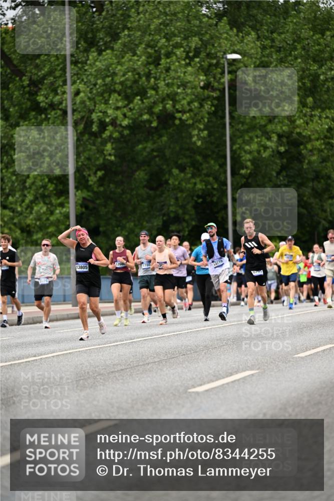 29.06.2025 - hella hamburg halbmarathon Dr. Thomas Lammeyer http://msf.ph/oto/8344255 29.06.2025 10:40:30 Kennedybrücke 1036, 1102, 1183, 1224, 1284, 1717, 2588, 3243, 3741, 3990, 4902, 4937, 5012, 5171, 5240, 5246, 5531, 5747, 5919, 6021, 6381, 6845, 6896, 7111, 7927, 8530, 9229, 9295, 9694, 9701, 10119, 10336, 10341, 11010 meine-sportfotos.de