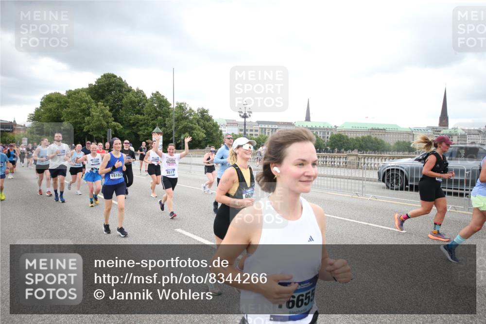 29.06.2025 - hella hamburg halbmarathon Jannik Wohlers http://msf.ph/oto/8344266 29.06.2025 10:55:54 Lombardsbrücke 1113, 1738, 2095, 2915, 3257, 3987, 4083, 4354, 5580, 5693, 5757, 6690, 6968, 7025, 7028, 7090, 7711, 8005, 8305, 8517, 8766, 9383, 9435, 9606, 9948, 9953, 10740, 10784, 10987, 11298, 11628, 11862, 11863, 12295, 12296, 12551, 13395, 13405, 13965, 14142, 14613, 15103, 15173, 15443, 15696, 15699, 16655, 17084, 17092, 17398, 17494, 17649, 17673, 18247, 18349, 18798, 19228 meine-sportfotos.de