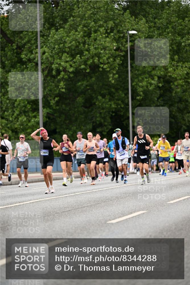 29.06.2025 - hella hamburg halbmarathon Dr. Thomas Lammeyer http://msf.ph/oto/8344288 29.06.2025 10:40:30 Kennedybrücke 1036, 1102, 1183, 1224, 1284, 1717, 2588, 3243, 3741, 3990, 4902, 4937, 5012, 5171, 5240, 5246, 5531, 5747, 5919, 6021, 6381, 6845, 6896, 7111, 7927, 8530, 9229, 9295, 9694, 9701, 10119, 10336, 10341, 11010 meine-sportfotos.de