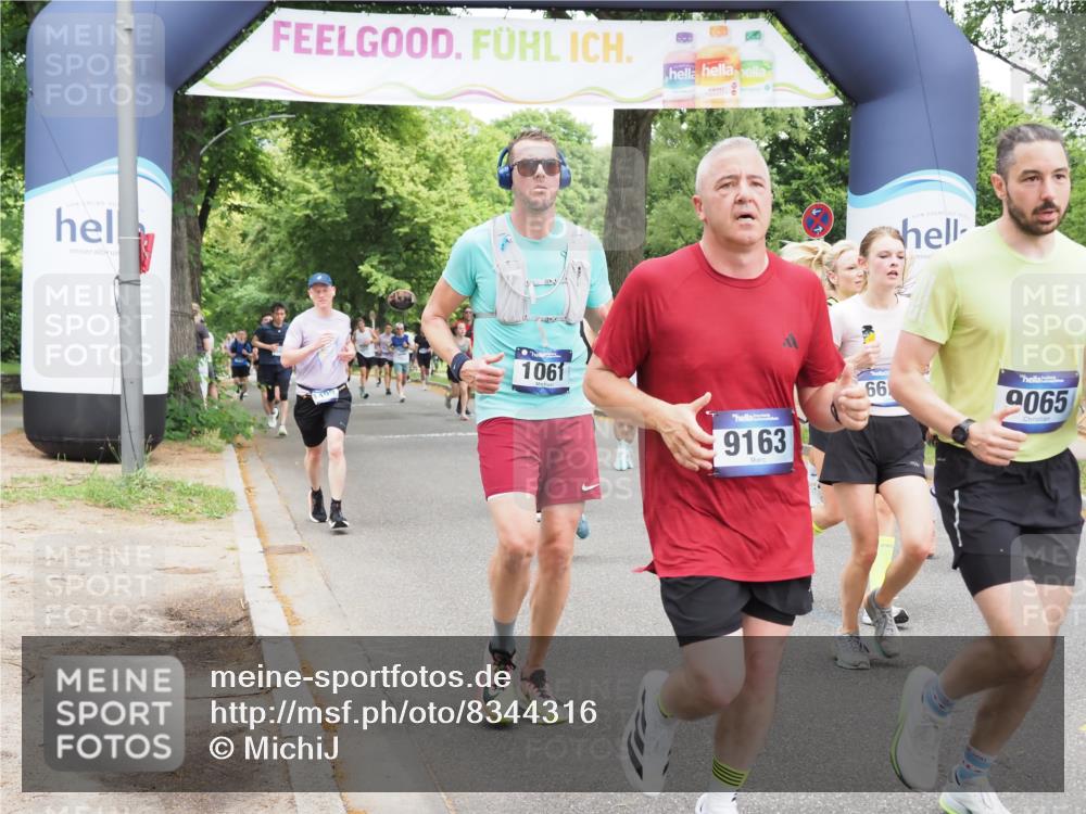 29.06.2025 - hella hamburg halbmarathon MichiJ http://msf.ph/oto/8344316 29.06.2025 10:40:27 Zwischen KM18-KM19 1061, 1499, 1549, 2074, 2082, 4770, 6511, 6512, 6628, 6897, 7177, 7274, 9065, 9163, 10895, 11551, 11588, 11589, 11604, 12155, 12712, 13147, 15430, 15502, 15690, 16477, 16986, 17130, 18831, 18915, 19244 meine-sportfotos.de