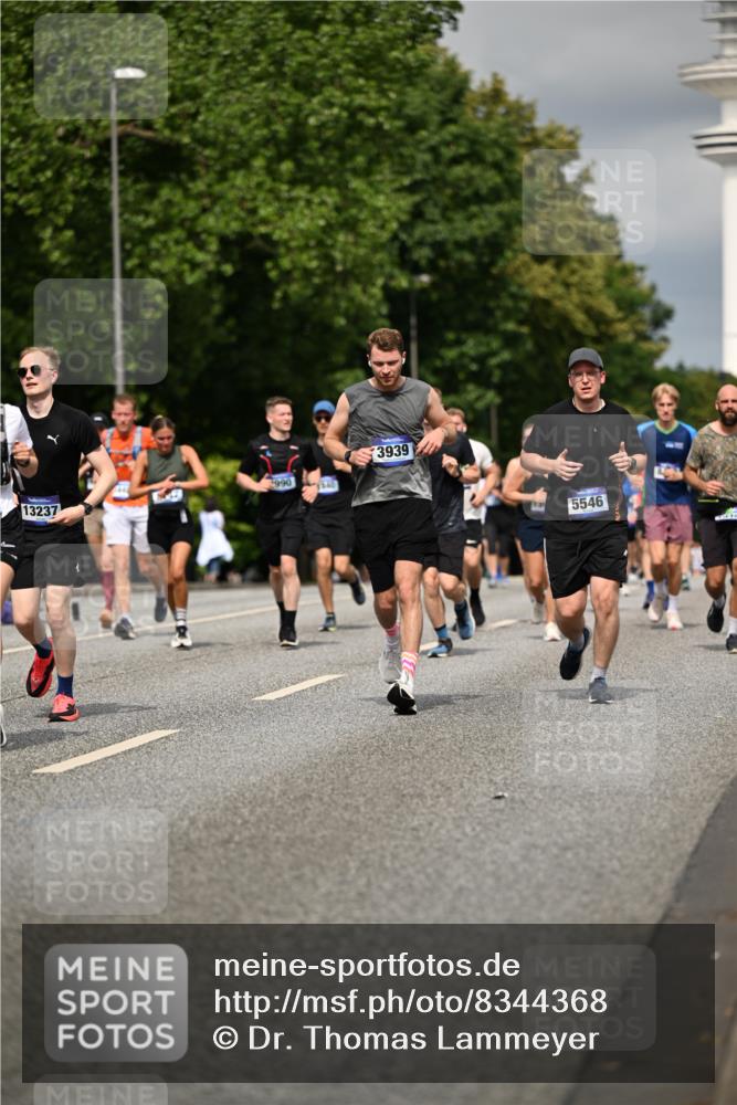 29.06.2025 - hella hamburg halbmarathon Dr. Thomas Lammeyer http://msf.ph/oto/8344368 29.06.2025 10:18:13 Kennedybrücke 1406, 2990, 3020, 3154, 3728, 3756, 3834, 3939, 5546, 5670, 6028, 6083, 6089, 7209, 7802, 7840, 7991, 8001, 8147, 8409, 9141, 9845, 10610, 11355 meine-sportfotos.de