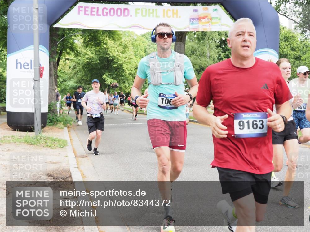 29.06.2025 - hella hamburg halbmarathon MichiJ http://msf.ph/oto/8344372 29.06.2025 10:40:27 Zwischen KM18-KM19 1061, 1499, 1549, 2074, 2082, 4770, 6511, 6512, 6628, 6897, 7177, 7274, 9065, 9163, 10895, 11551, 11588, 11589, 11604, 12155, 12712, 13147, 15430, 15502, 15690, 16477, 16986, 17130, 18831, 18915, 19244 meine-sportfotos.de