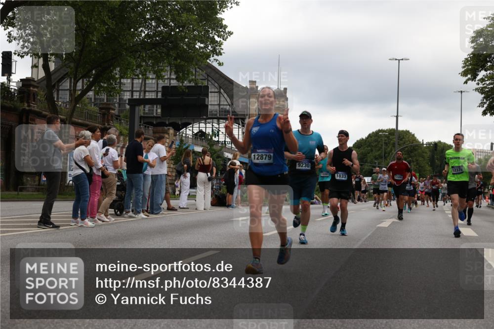 29.06.2025 - hella hamburg halbmarathon Yannick Fuchs http://msf.ph/oto/8344387 29.06.2025 10:52:21 20KM 1319, 1595, 1833, 2159, 2250, 2619, 2656, 2996, 3251, 4319, 4550, 4708, 4767, 5277, 5675, 6138, 6147, 6592, 7082, 7659, 7856, 8089, 9230, 9553, 9555, 10020, 10268, 10319, 10518, 10703, 11394, 11605, 11808, 11846, 12378, 12495, 12585, 12734, 12735, 12879, 13287, 13512, 13654, 13694, 13880, 14266, 14355, 14673, 15197, 15434, 15527, 16189, 17531, 17665, 17814, 17827, 18727, 18985 meine-sportfotos.de