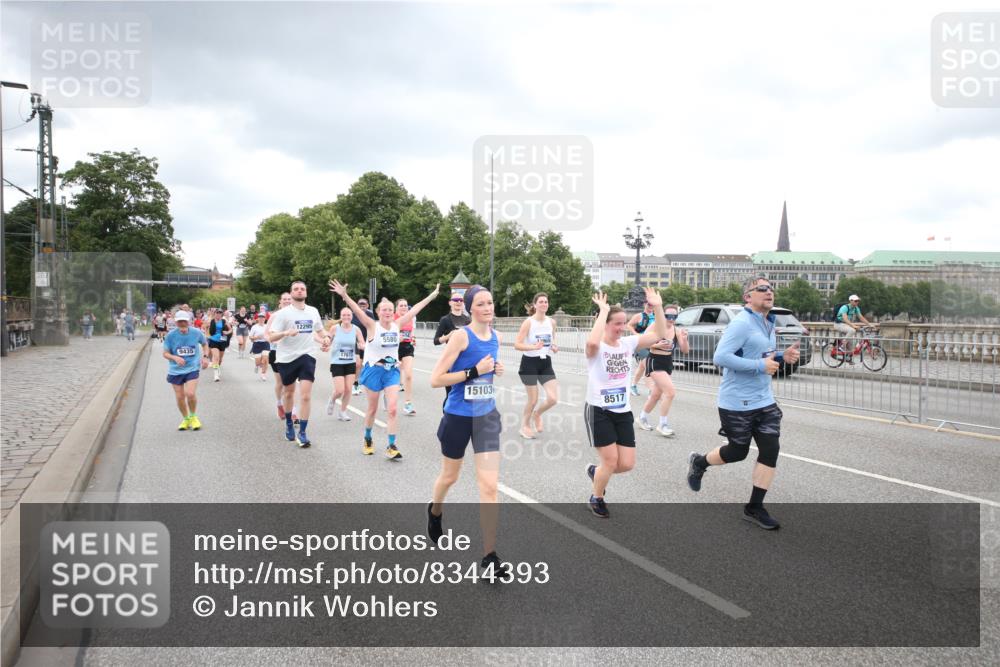 29.06.2025 - hella hamburg halbmarathon Jannik Wohlers http://msf.ph/oto/8344393 29.06.2025 10:55:55 Lombardsbrücke 1113, 1738, 2095, 2915, 3257, 3953, 3987, 4083, 4354, 5580, 5693, 5757, 6690, 6968, 7025, 7028, 7090, 7711, 8005, 8305, 8517, 8766, 9383, 9435, 9606, 9948, 9953, 10740, 10784, 10987, 11298, 11628, 11862, 11863, 12295, 12296, 12551, 13395, 13405, 13965, 14613, 15103, 15173, 15443, 15696, 15699, 16655, 17084, 17092, 17398, 17494, 17649, 17673, 18247, 18349, 18798, 19228 meine-sportfotos.de