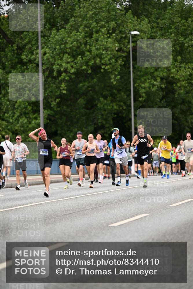 29.06.2025 - hella hamburg halbmarathon Dr. Thomas Lammeyer http://msf.ph/oto/8344410 29.06.2025 10:40:30 Kennedybrücke 1036, 1102, 1183, 1224, 1284, 1717, 2588, 3243, 3741, 3990, 4902, 4937, 5012, 5171, 5240, 5246, 5531, 5747, 5919, 6021, 6381, 6845, 6896, 7111, 7927, 8530, 9229, 9295, 9694, 9701, 10119, 10336, 10341, 11010 meine-sportfotos.de