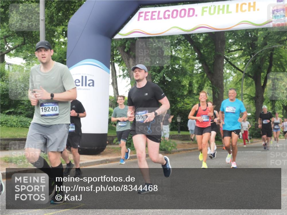 29.06.2025 - hella hamburg halbmarathon KatJ http://msf.ph/oto/8344468 29.06.2025 10:49:20 Zwischen KM18-KM19 1377, 1432, 3625 meine-sportfotos.de