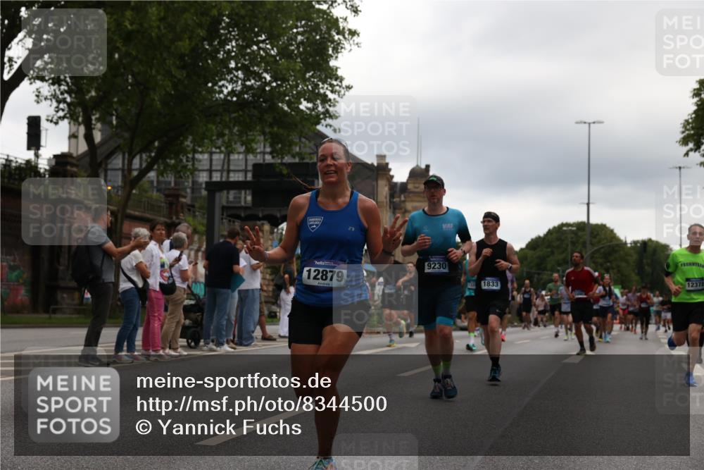 29.06.2025 - hella hamburg halbmarathon Yannick Fuchs http://msf.ph/oto/8344500 29.06.2025 10:52:22 20KM 1319, 1833, 2159, 2250, 2619, 2656, 2711, 2996, 3251, 4550, 4708, 4767, 5277, 5675, 6138, 6147, 6592, 7082, 7659, 7856, 8089, 9230, 9553, 9555, 10020, 10268, 10319, 10518, 10703, 11394, 11605, 11808, 11846, 12378, 12495, 12585, 12734, 12735, 12879, 13287, 13512, 13654, 13694, 13880, 14355, 14673, 15197, 15434, 15527, 16189, 17531, 17665, 17814, 17827, 17967, 18727, 18985 meine-sportfotos.de