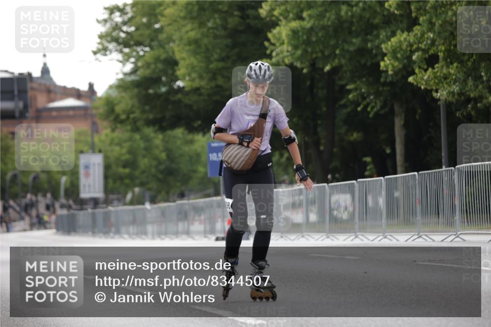 29.06.2025 - hella hamburg halbmarathon Jannik Wohlers http://msf.ph/oto/8344507 29.06.2025 09:02:49 Lombardsbrücke  meine-sportfotos.de