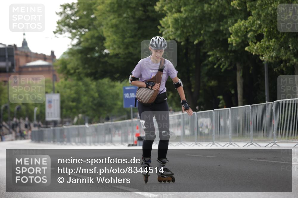 29.06.2025 - hella hamburg halbmarathon Jannik Wohlers http://msf.ph/oto/8344514 29.06.2025 09:02:49 Lombardsbrücke  meine-sportfotos.de
