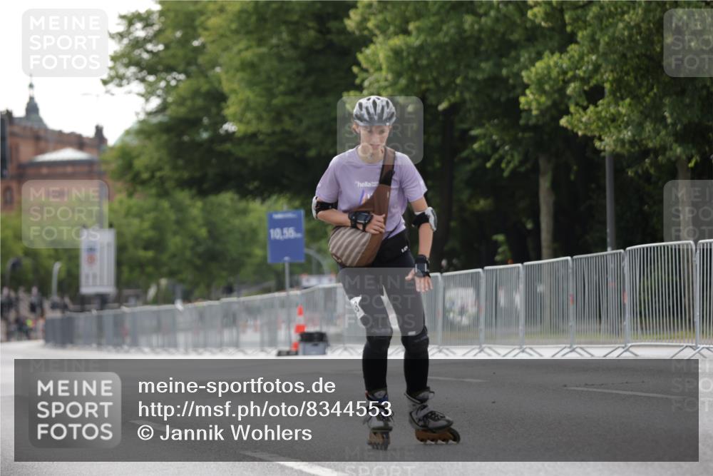 29.06.2025 - hella hamburg halbmarathon Jannik Wohlers http://msf.ph/oto/8344553 29.06.2025 09:02:49 Lombardsbrücke  meine-sportfotos.de
