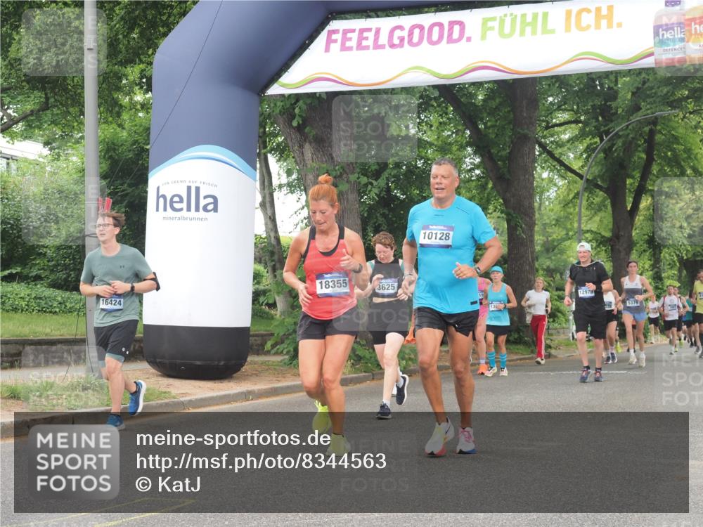 29.06.2025 - hella hamburg halbmarathon KatJ http://msf.ph/oto/8344563 29.06.2025 10:49:21 Zwischen KM18-KM19 1147, 1377, 3625 meine-sportfotos.de