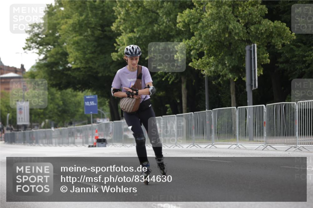 29.06.2025 - hella hamburg halbmarathon Jannik Wohlers http://msf.ph/oto/8344630 29.06.2025 09:02:50 Lombardsbrücke  meine-sportfotos.de