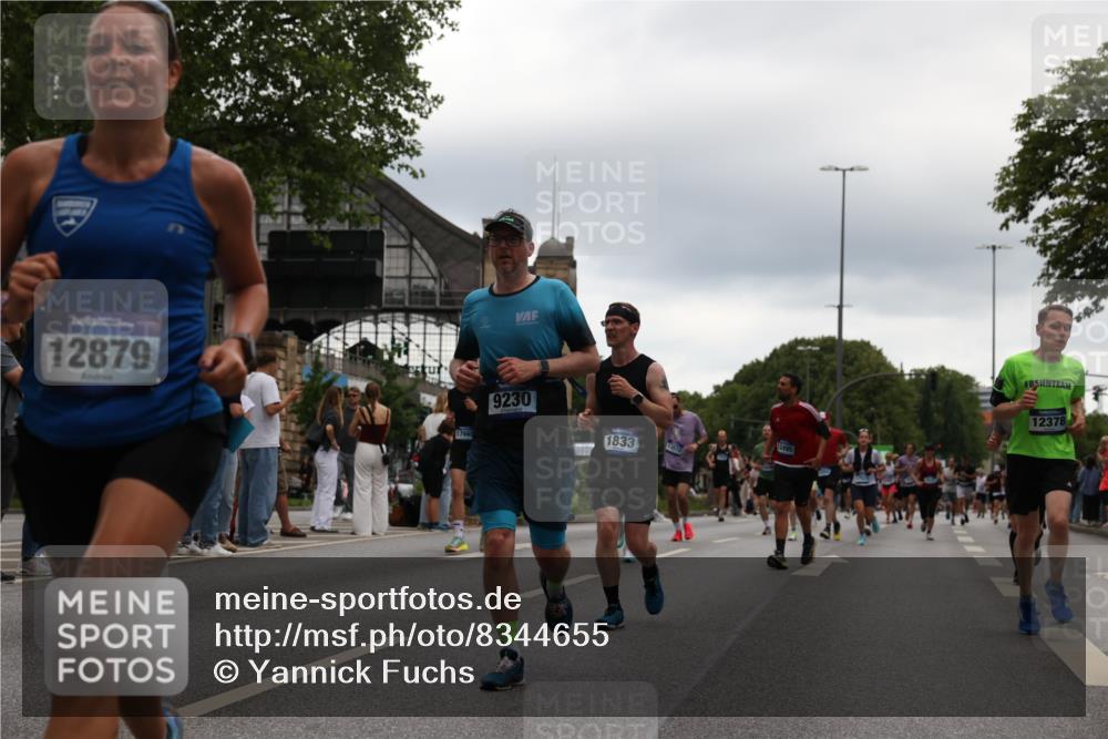 29.06.2025 - hella hamburg halbmarathon Yannick Fuchs http://msf.ph/oto/8344655 29.06.2025 10:52:22 20KM 1319, 1833, 2159, 2250, 2619, 2656, 2711, 2996, 3251, 4550, 4708, 4767, 5277, 5675, 6138, 6147, 6592, 7082, 7659, 7856, 8089, 9230, 9553, 9555, 10020, 10268, 10319, 10518, 10703, 11394, 11605, 11808, 11846, 12378, 12495, 12585, 12734, 12735, 12879, 13287, 13512, 13654, 13694, 13880, 14355, 14673, 15197, 15434, 15527, 16189, 17531, 17665, 17814, 17827, 17967, 18727, 18985 meine-sportfotos.de