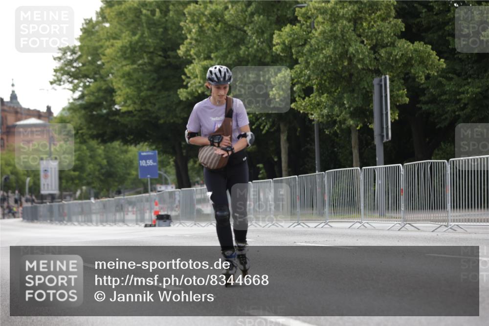 29.06.2025 - hella hamburg halbmarathon Jannik Wohlers http://msf.ph/oto/8344668 29.06.2025 09:02:50 Lombardsbrücke  meine-sportfotos.de