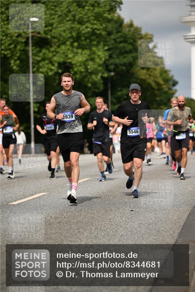 29.06.2025 - hella hamburg halbmarathon Dr. Thomas Lammeyer http://msf.ph/oto/8344681 29.06.2025 10:18:15 Kennedybrücke 1131, 1406, 2990, 3020, 3154, 3728, 3756, 3834, 3939, 5191, 5546, 5670, 6028, 6083, 6089, 7209, 7442, 7802, 7840, 7991, 8001, 8147, 8409, 9663, 9845, 10610, 11355 meine-sportfotos.de