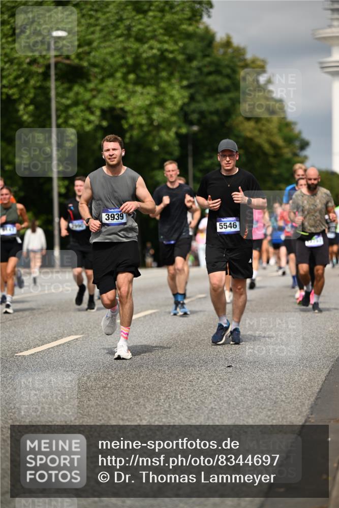 29.06.2025 - hella hamburg halbmarathon Dr. Thomas Lammeyer http://msf.ph/oto/8344697 29.06.2025 10:18:15 Kennedybrücke 1131, 1406, 2990, 3020, 3154, 3728, 3756, 3834, 3939, 5191, 5546, 5670, 6028, 6083, 6089, 7209, 7442, 7802, 7840, 7991, 8001, 8147, 8409, 9663, 9845, 10610, 11355 meine-sportfotos.de