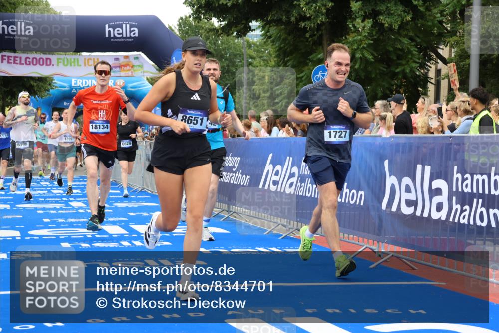 29.06.2025 - hella hamburg halbmarathon Strokosch-Dieckow http://msf.ph/oto/8344701 29.06.2025 10:53:23 Ziel 1061, 1499, 1683, 1727, 2070, 2074, 2354, 4065, 5866, 6198, 6629, 6942, 7312, 8651, 11068, 11844, 12490, 12909, 13912, 13997, 15681, 15838, 17710, 18134, 18901 meine-sportfotos.de