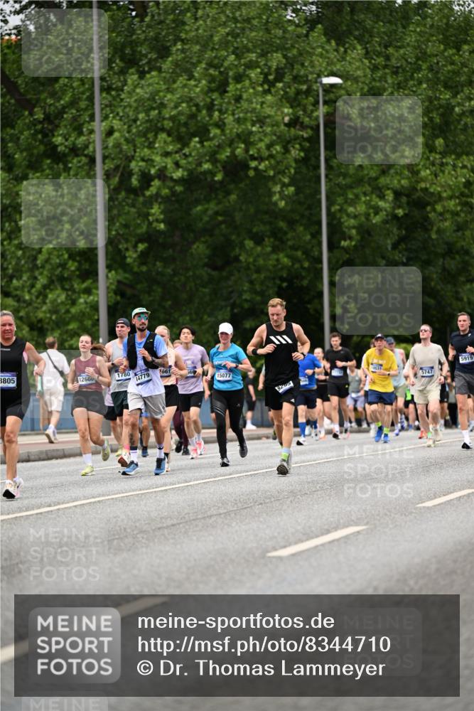 29.06.2025 - hella hamburg halbmarathon Dr. Thomas Lammeyer http://msf.ph/oto/8344710 29.06.2025 10:40:32 Kennedybrücke 1036, 1102, 1183, 1224, 1284, 1717, 3243, 3741, 3990, 4902, 4937, 5012, 5171, 5240, 5246, 5531, 5540, 5747, 5919, 6021, 6381, 6417, 6845, 6896, 7927, 8530, 9229, 9295, 9694, 9701, 10119, 10336, 10341 meine-sportfotos.de