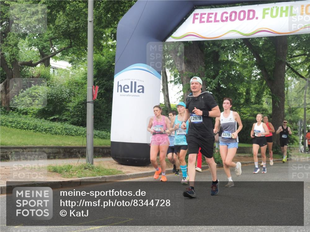 29.06.2025 - hella hamburg halbmarathon KatJ http://msf.ph/oto/8344728 29.06.2025 10:49:24 Zwischen KM18-KM19 1147, 3625, 5058, 5379 meine-sportfotos.de