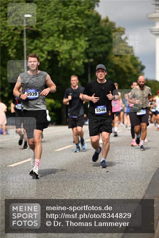 29.06.2025 - hella hamburg halbmarathon Dr. Thomas Lammeyer http://msf.ph/oto/8344829 29.06.2025 10:18:15 Kennedybrücke 1131, 1406, 2990, 3020, 3154, 3728, 3756, 3834, 3939, 5191, 5546, 5670, 6028, 6083, 6089, 7209, 7442, 7802, 7840, 7991, 8001, 8147, 8409, 9663, 9845, 10610, 11355 meine-sportfotos.de