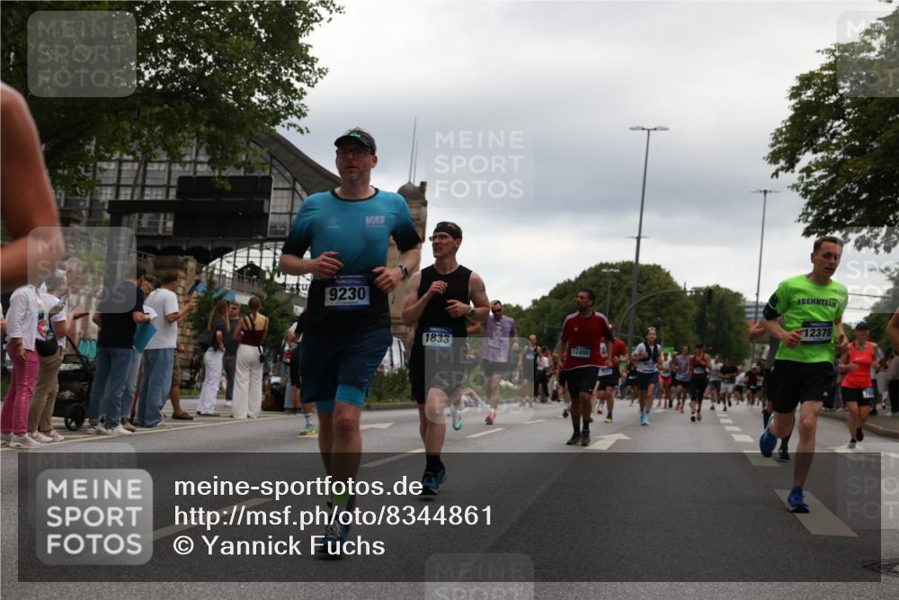 29.06.2025 - hella hamburg halbmarathon Yannick Fuchs http://msf.ph/oto/8344861 29.06.2025 10:52:22 20KM 1319, 1833, 2159, 2250, 2619, 2656, 2711, 2996, 3251, 4550, 4708, 4767, 5277, 5675, 6138, 6147, 6592, 7082, 7659, 7856, 8089, 9230, 9553, 9555, 10020, 10268, 10319, 10518, 10703, 11394, 11605, 11808, 11846, 12378, 12495, 12585, 12734, 12735, 12879, 13287, 13512, 13654, 13694, 13880, 14355, 14673, 15197, 15434, 15527, 16189, 17531, 17665, 17814, 17827, 17967, 18727, 18985 meine-sportfotos.de