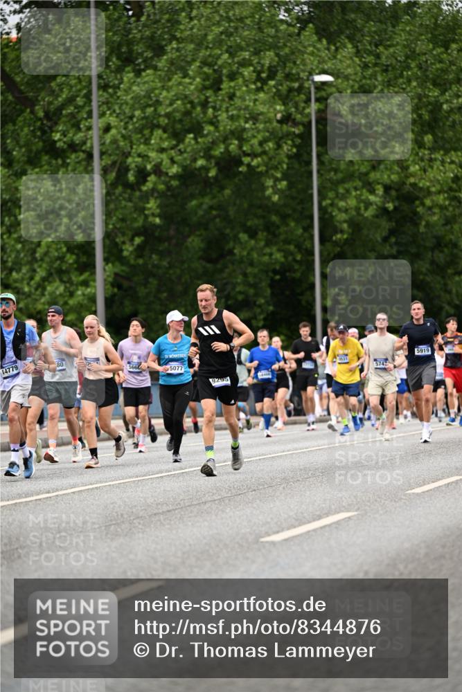 29.06.2025 - hella hamburg halbmarathon Dr. Thomas Lammeyer http://msf.ph/oto/8344876 29.06.2025 10:40:33 Kennedybrücke 1036, 1102, 1183, 1224, 1284, 3243, 3741, 3990, 4902, 4937, 5012, 5171, 5240, 5246, 5540, 5747, 5919, 6021, 6381, 6417, 6896, 7927, 8530, 9229, 9295, 9694, 9701, 10119, 10336, 10341, 10531 meine-sportfotos.de
