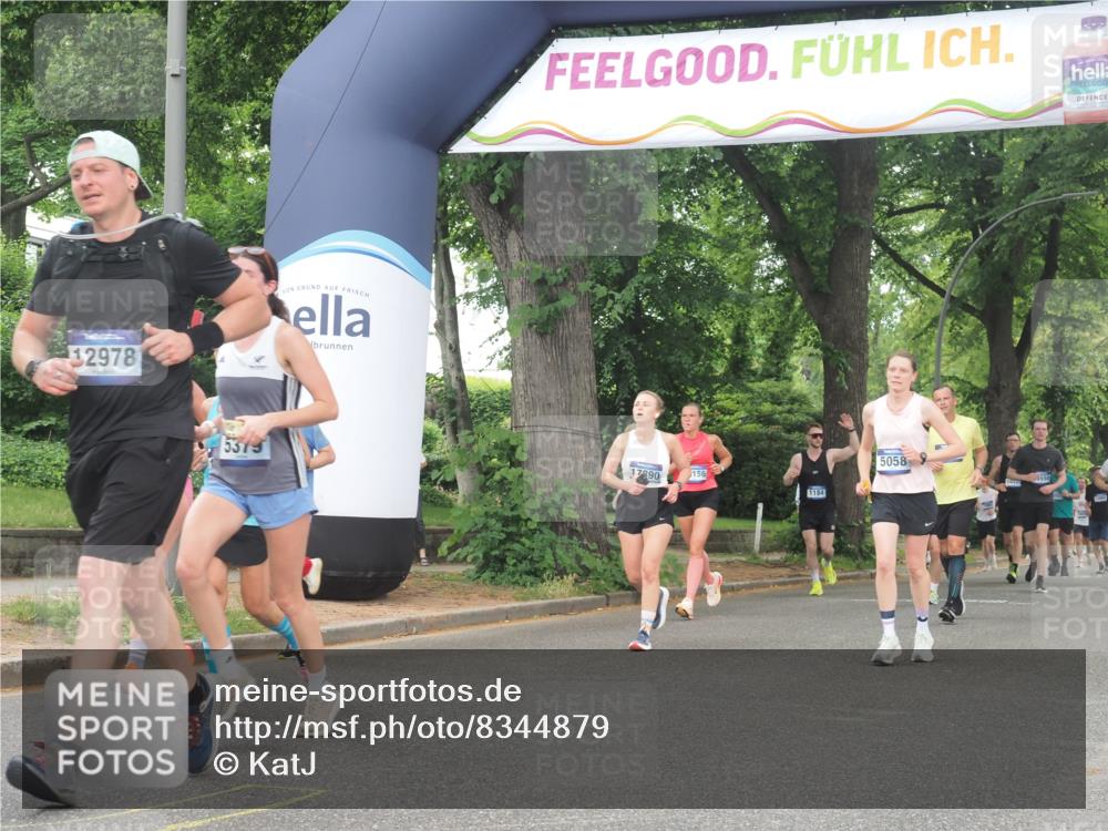 29.06.2025 - hella hamburg halbmarathon KatJ http://msf.ph/oto/8344879 29.06.2025 10:49:25 Zwischen KM18-KM19 1147, 3625, 5058, 5379 meine-sportfotos.de