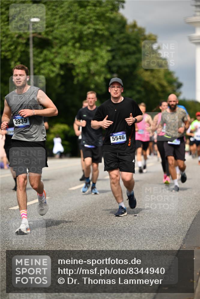 29.06.2025 - hella hamburg halbmarathon Dr. Thomas Lammeyer http://msf.ph/oto/8344940 29.06.2025 10:18:16 Kennedybrücke 1131, 1406, 2990, 3020, 3154, 3728, 3756, 3834, 3939, 5191, 5546, 5670, 6028, 6083, 6089, 7209, 7442, 7802, 7840, 7991, 8001, 8147, 8409, 9663, 9845, 10610, 10977, 11355 meine-sportfotos.de