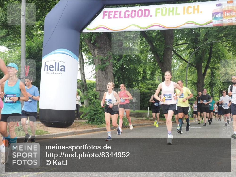 29.06.2025 - hella hamburg halbmarathon KatJ http://msf.ph/oto/8344952 29.06.2025 10:49:26 Zwischen KM18-KM19 1147, 3625, 5058, 5379, 6142 meine-sportfotos.de
