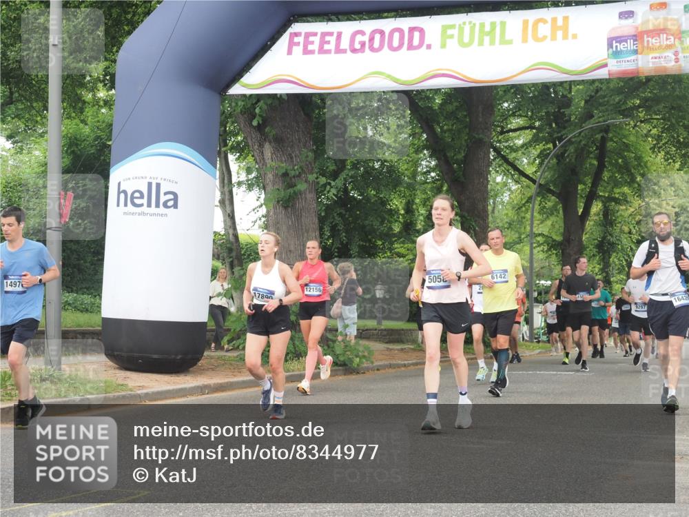 29.06.2025 - hella hamburg halbmarathon KatJ http://msf.ph/oto/8344977 29.06.2025 10:49:26 Zwischen KM18-KM19 1147, 3625, 5058, 5379, 6142 meine-sportfotos.de