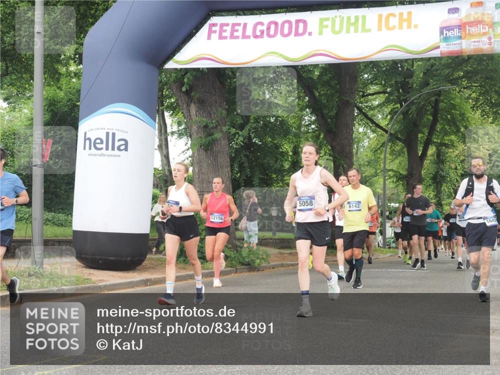 29.06.2025 - hella hamburg halbmarathon KatJ http://msf.ph/oto/8344991 29.06.2025 10:49:26 Zwischen KM18-KM19 1147, 3625, 5058, 5379, 6142 meine-sportfotos.de