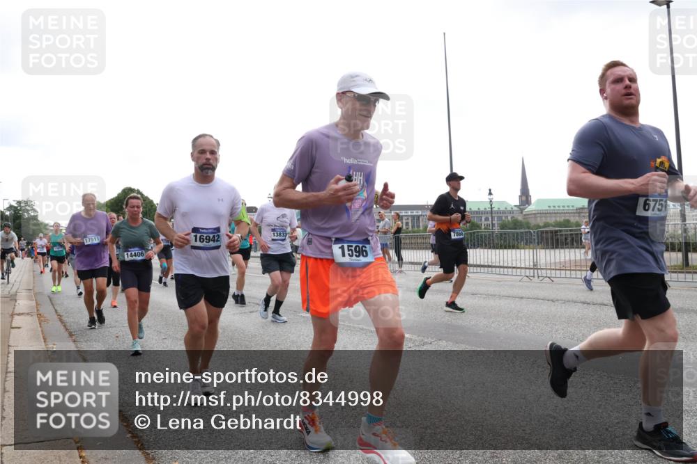 29.06.2025 - hella hamburg halbmarathon Lena Gebhardt http://msf.ph/oto/8344998 29.06.2025 10:38:26 Lombardsbrücke 17511, 16942, 14406, 13833, 6751, 1596, 56, 1196, 1394, 1457, 1596, 1721, 1742, 1791, 1901, 1966, 2113, 2151, 2498, 2576, 2660, 2786, 3010, 3094, 3095, 3216, 3242, 3286, 3323, 3338, 3635, 3636, 3716, 3726, 3777, 3841, 3880, 4028, 4139, 4155, 4159, 4259, 4260, 4316, 4414, 4883, 4921, 5085, 5089, 5155, 5300, 5617, 5684, 5713, 5735, 5913, 6199, 6200, 6695, 6696, 6697, 6751, 6875, 6930, 7117, 7118, 7148, 7165, 7371, 7552, 7561, 7629, 7692, 7849, 7868, 7914 meine-sportfotos.de