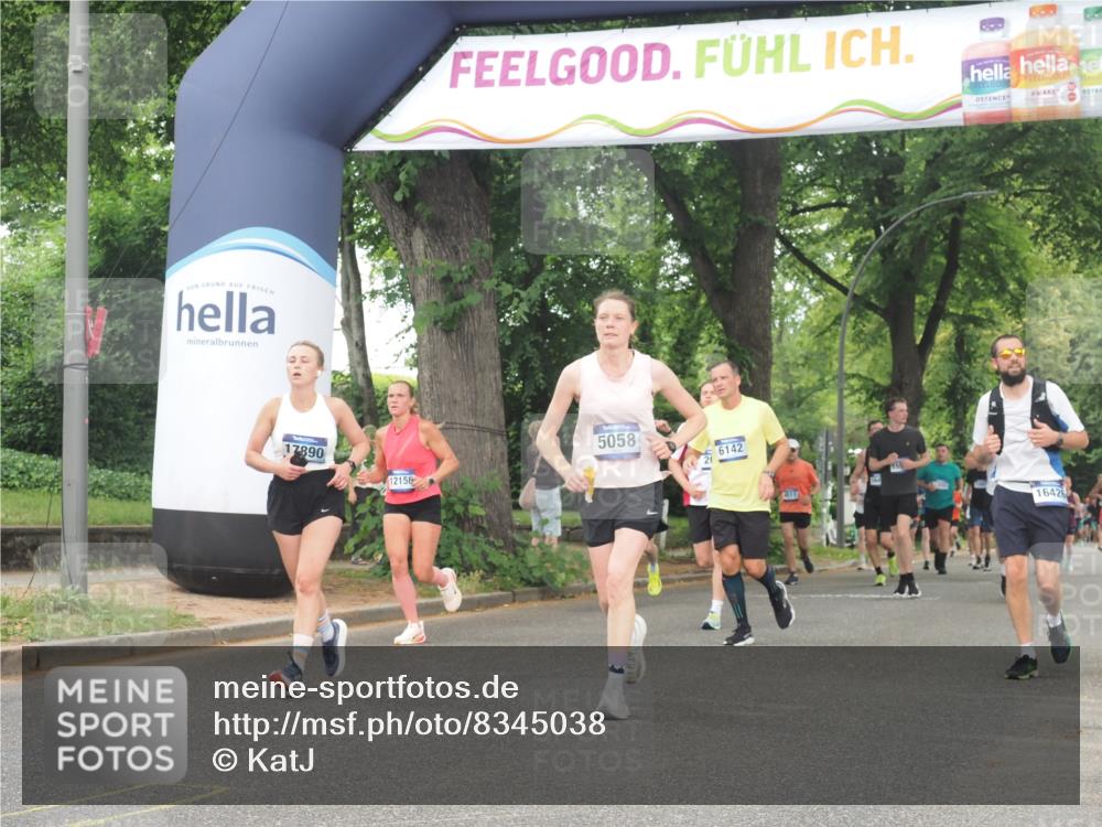 29.06.2025 - hella hamburg halbmarathon KatJ http://msf.ph/oto/8345038 29.06.2025 10:49:26 Zwischen KM18-KM19 1147, 3625, 5058, 5379, 6142 meine-sportfotos.de