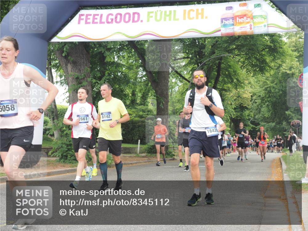 29.06.2025 - hella hamburg halbmarathon KatJ http://msf.ph/oto/8345112 29.06.2025 10:49:28 Zwischen KM18-KM19 1147, 1184, 2661, 3625, 5058, 5379, 6142 meine-sportfotos.de