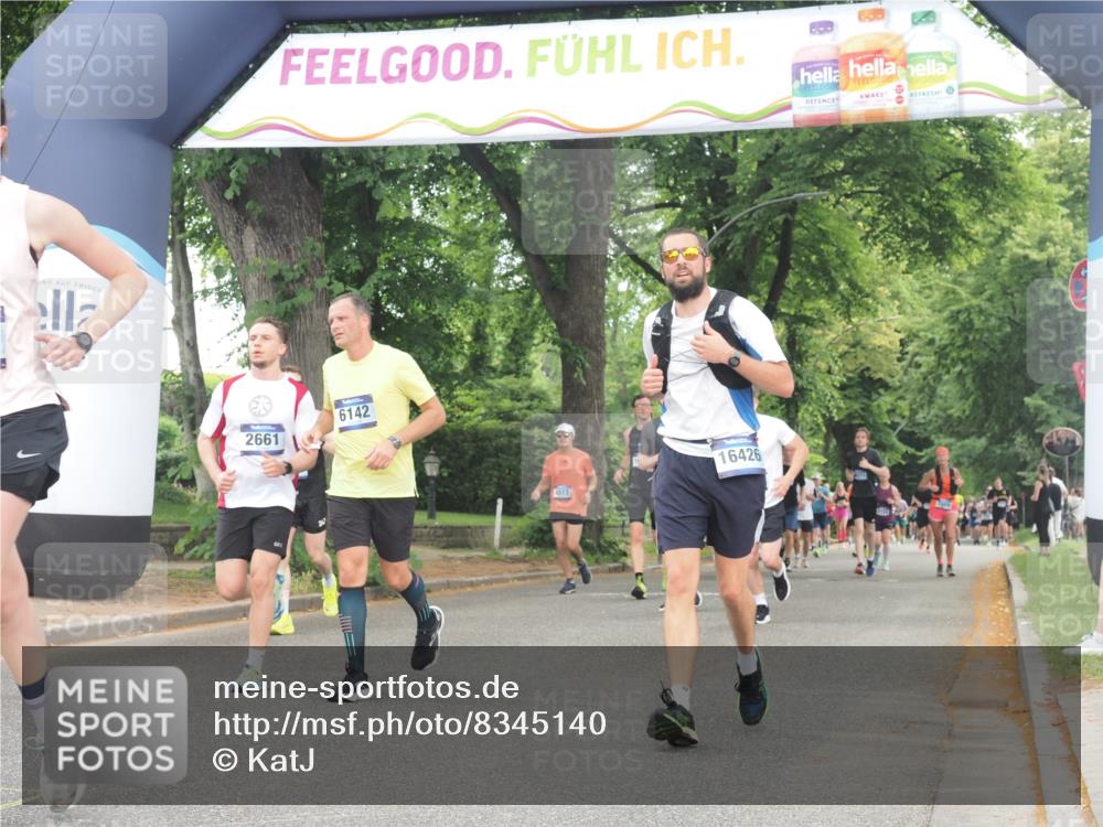 29.06.2025 - hella hamburg halbmarathon KatJ http://msf.ph/oto/8345140 29.06.2025 10:49:28 Zwischen KM18-KM19 1147, 1184, 2661, 3625, 5058, 5379, 6142 meine-sportfotos.de