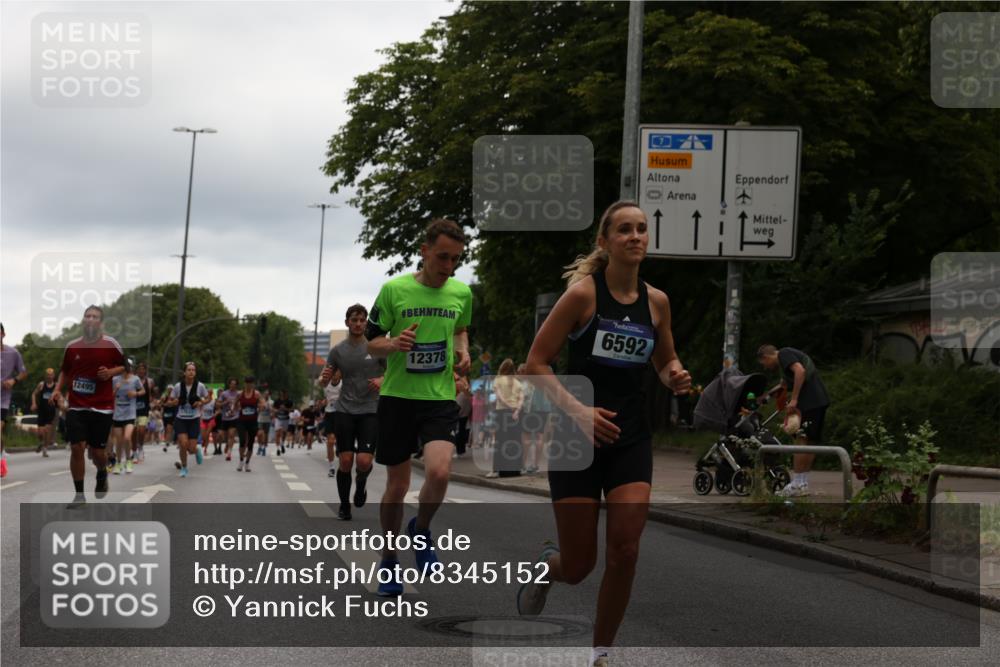 29.06.2025 - hella hamburg halbmarathon Yannick Fuchs http://msf.ph/oto/8345152 29.06.2025 10:52:23 20KM 1319, 1833, 2159, 2250, 2619, 2656, 2711, 2996, 3251, 4550, 4708, 4767, 5277, 5675, 6138, 6147, 6592, 7082, 7659, 7856, 8089, 9230, 9553, 9555, 10020, 10268, 10319, 10518, 10703, 11394, 11605, 11808, 11846, 12378, 12495, 12734, 12735, 12879, 13287, 13512, 13654, 13694, 14355, 14673, 15197, 15434, 15527, 16189, 17531, 17665, 17814, 17827, 17967, 18727, 18985 meine-sportfotos.de