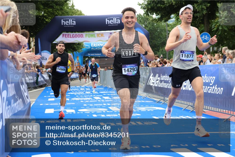29.06.2025 - hella hamburg halbmarathon Strokosch-Dieckow http://msf.ph/oto/8345201 29.06.2025 10:32:36 Ziel 1707, 1990, 7965, 8062, 11877, 12987, 13199, 13961, 14293, 14908, 16619, 17117, 17151, 18135, 18562, 18563 meine-sportfotos.de