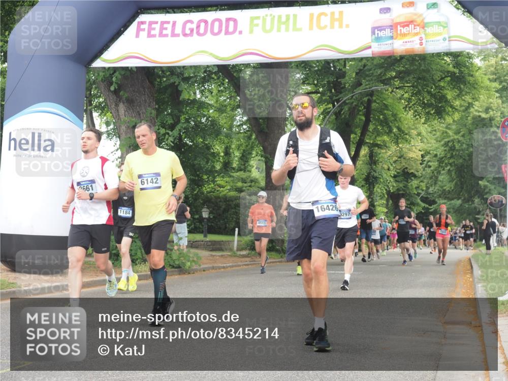 29.06.2025 - hella hamburg halbmarathon KatJ http://msf.ph/oto/8345214 29.06.2025 10:49:28 Zwischen KM18-KM19 1147, 1184, 2661, 3625, 5058, 5379, 6142 meine-sportfotos.de