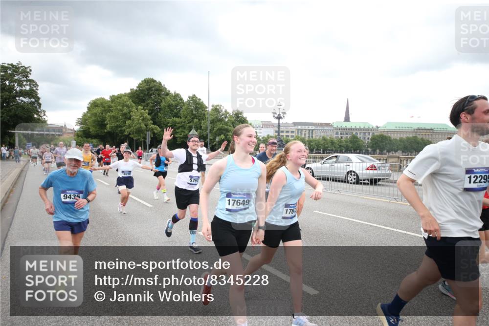 29.06.2025 - hella hamburg halbmarathon Jannik Wohlers http://msf.ph/oto/8345228 29.06.2025 10:55:58 Lombardsbrücke 1047, 1113, 1738, 2915, 3257, 3675, 3676, 3953, 3987, 4083, 5237, 5580, 5693, 5757, 6690, 6968, 7025, 7028, 7090, 7307, 7711, 8517, 8766, 9383, 9435, 9606, 9948, 9953, 10740, 10784, 10932, 10987, 11298, 11628, 11862, 11863, 12295, 12296, 12543, 12551, 13395, 13405, 13965, 14613, 15103, 15443, 15696, 15699, 15747, 16655, 16934, 17084, 17092, 17398, 17494, 17649, 17673, 17797, 18047, 18247, 18798, 19228 meine-sportfotos.de