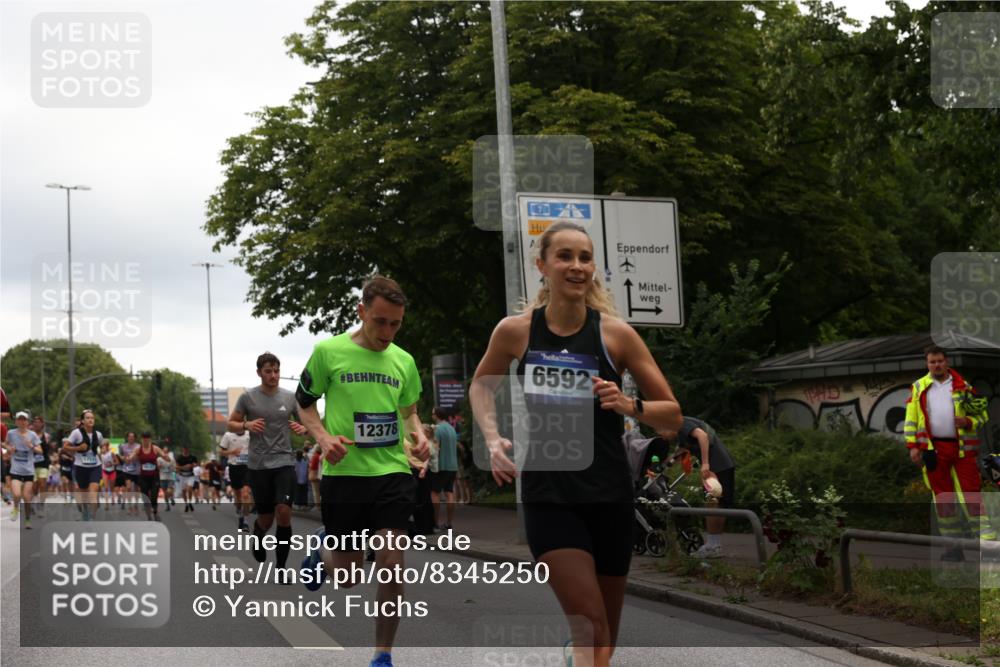29.06.2025 - hella hamburg halbmarathon Yannick Fuchs http://msf.ph/oto/8345250 29.06.2025 10:52:23 20KM 1319, 1833, 2159, 2250, 2619, 2656, 2711, 2996, 3251, 4550, 4708, 4767, 5277, 5675, 6138, 6147, 6592, 7082, 7659, 7856, 8089, 9230, 9553, 9555, 10020, 10268, 10319, 10518, 10703, 11394, 11605, 11808, 11846, 12378, 12495, 12734, 12735, 12879, 13287, 13512, 13654, 13694, 14355, 14673, 15197, 15434, 15527, 16189, 17531, 17665, 17814, 17827, 17967, 18727, 18985 meine-sportfotos.de
